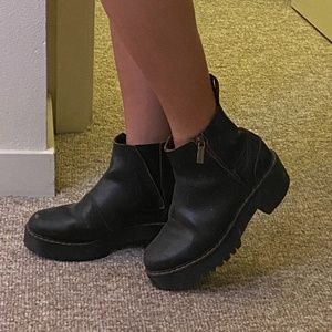 DOC MARTENS black